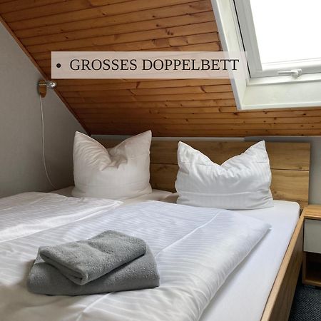 Haus Krabbe Zimmer Ohne Kueche, Fuer 1-2 Personen, Doppelbett, Zentral Gelegen Zwischen Cuxhaven Und Bremerhaven, Hunde Kostenfrei Willkommen, Kostenfreier Parkplatz Wremen Bagian luar foto