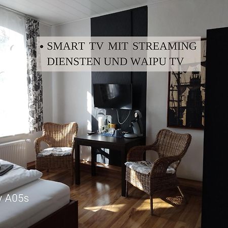 Haus Krabbe Zimmer Ohne Kueche, Fuer 1-2 Personen, Doppelbett, Zentral Gelegen Zwischen Cuxhaven Und Bremerhaven, Hunde Kostenfrei Willkommen, Kostenfreier Parkplatz Wremen Bagian luar foto