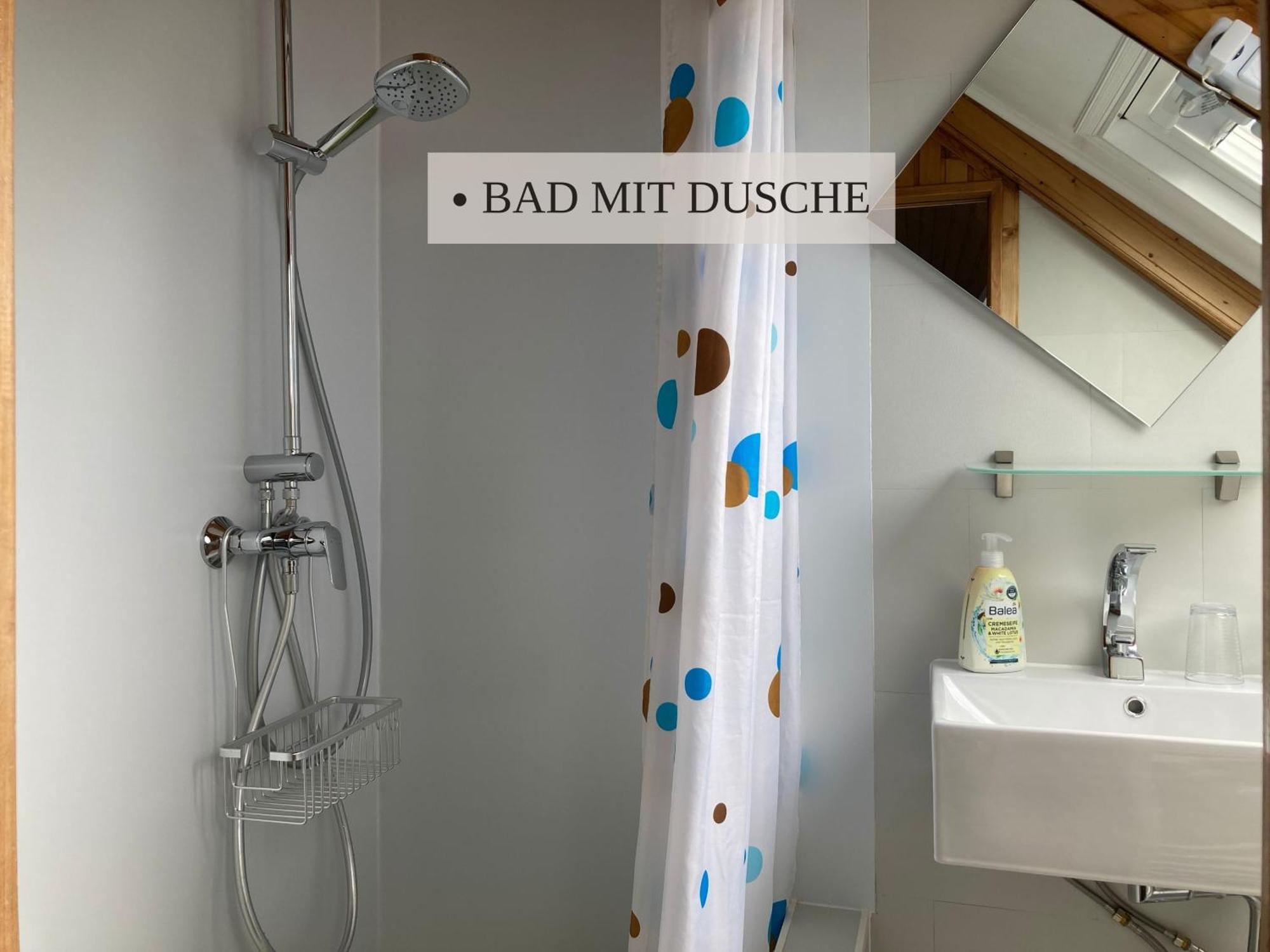 Haus Krabbe Zimmer Ohne Kueche, Fuer 1-2 Personen, Doppelbett, Zentral Gelegen Zwischen Cuxhaven Und Bremerhaven, Hunde Kostenfrei Willkommen, Kostenfreier Parkplatz Wremen Bagian luar foto